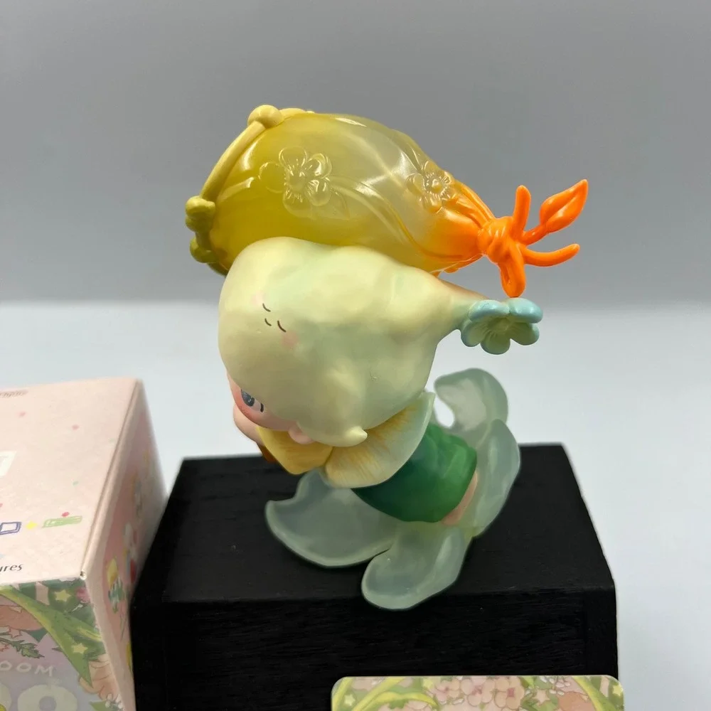 POP MART DIMOO Moments in Bloom Catching Spring Confirmed Figure Blind Box